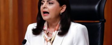 Renuncia Mónica Soto